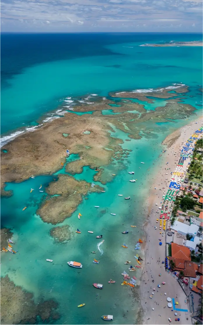 Vista aérea dos corais e praia em Porto de Galinhas